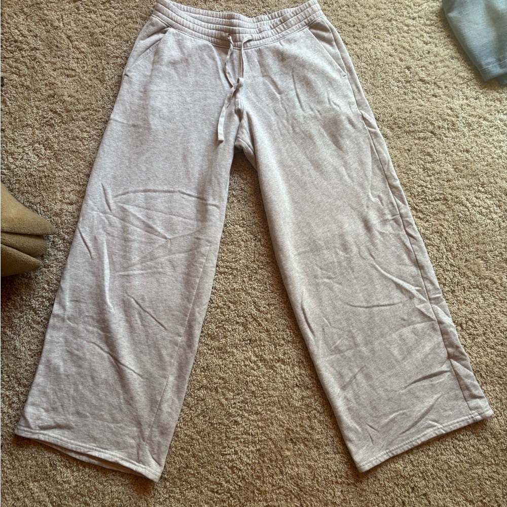 Hollister Women’s wide leg tall pants